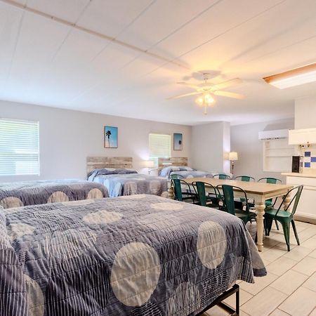 Shark Reef Resort Motel & Cottages Port Aransas Exterior photo